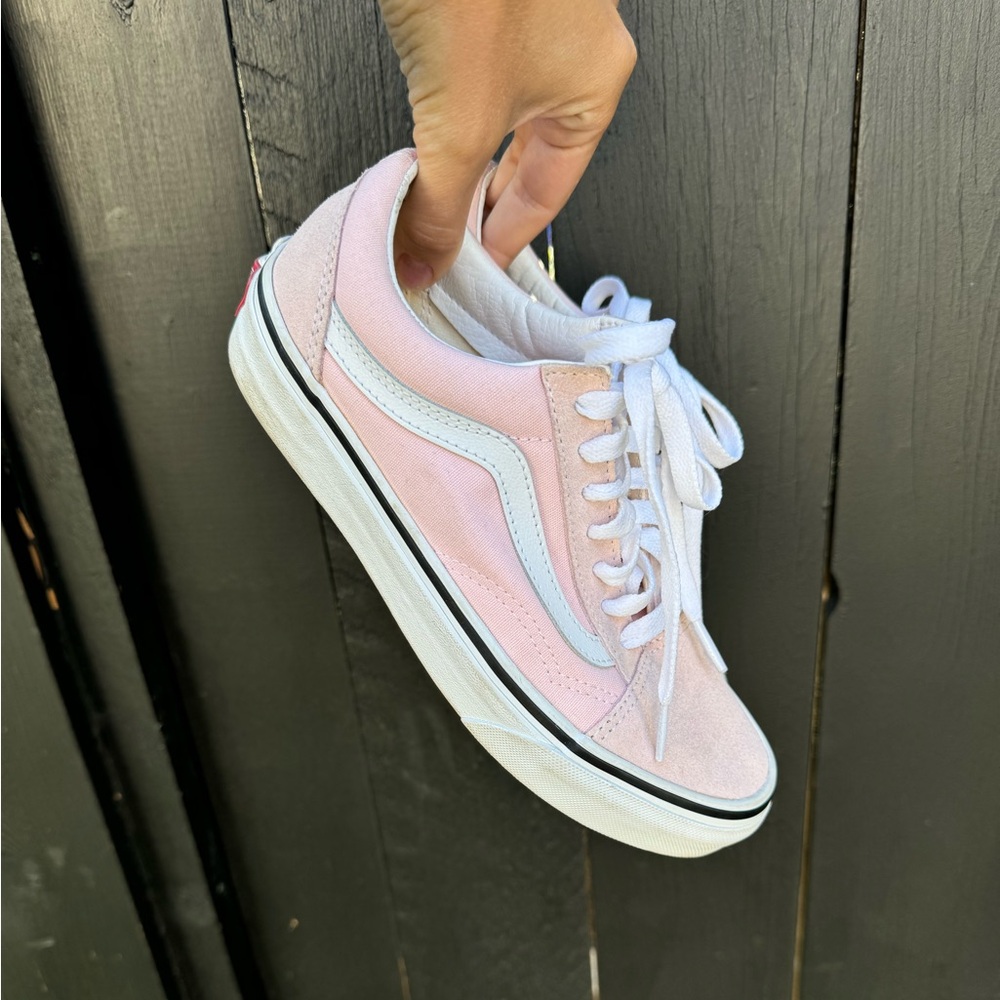 Vans pink & white classic lace up suede skate sneakers trendy Y2K size 6